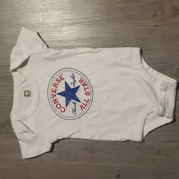 💚 Converse | Infant Set | Red White | 0-6 Months - Picture 3 of 5